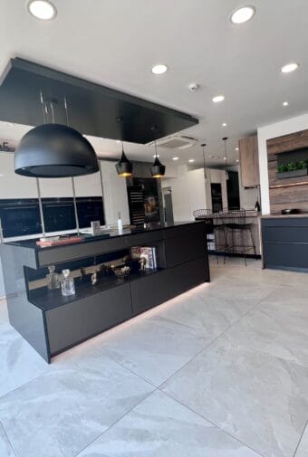 Brazilian White 79.6 x 79.6cm